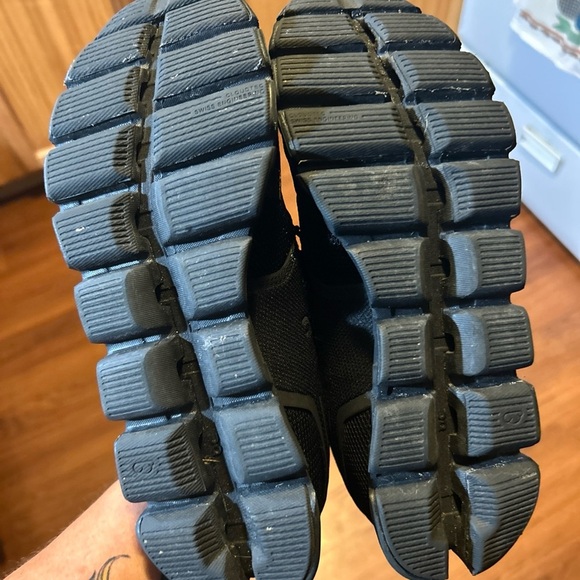 On cloud womens shoes 8.5 - Picture 4 of 6